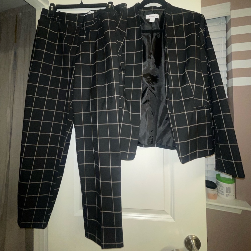 Liz Claiborne Matching Suite Set - Size 8
